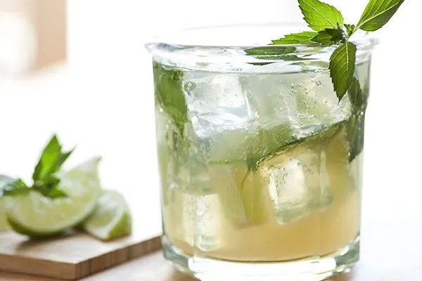 spectrum-resort-cove-bar-grill-mint-drink